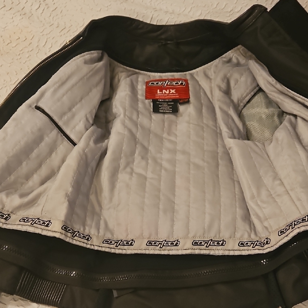 Brand New Motorcyvle Womens Leathet Jacket - Picture 3 of 8